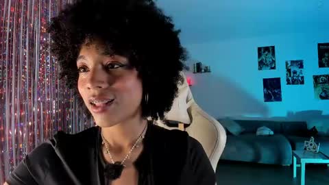 Snapshot of kiry_blossom chatting on May 8, 5:02 am See you in a few minutes today December 1st. online show from May 8, 5:02 am