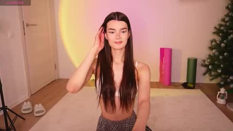 Kisa  20SALE online show from February 6, 5:12 am