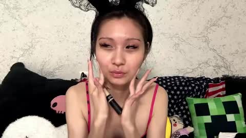 Hina online show from May 26, 1:18 pm