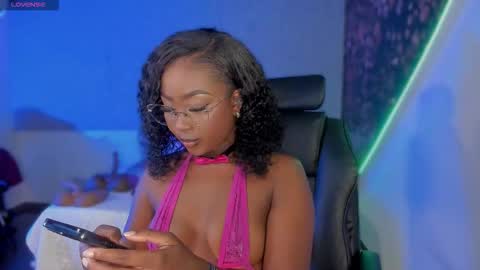 kishalove_ online show from September 11, 10:04 am