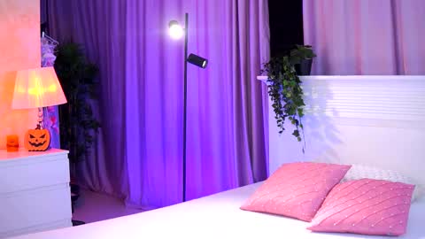 Kiss Jess online show from November 5, 4:29 pm