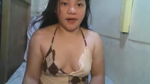 Snapshot of kiss_me_loves chatting on April 18, 2:37 am kiss_me_loves online show from April 18, 2:37 am