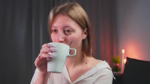 kiss_me_mila online show from November 6, 4:13 am