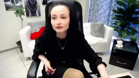 Louise online show from April 19, 8:46 am