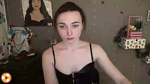 Snapshot of kiss_shy chatting on February 24, 9:21 am Valeria online show from February 24, 9:21 am