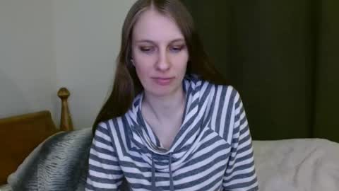 Snapshot of kissallie chatting on December 21, 6:09 am Allie online show from December 21, 6:09 am