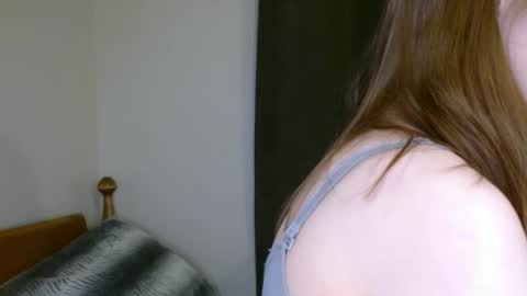 Snapshot of kissallie chatting on February 18, 10:25 pm Allie online show from February 18, 10:25 pm