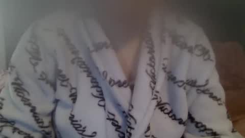 kissandtell1357 online show from October 27, 2:21 pm