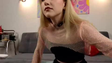 christie online show from December 13, 7:53 pm