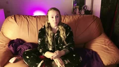 kissica online show from January 14, 4:50 pm