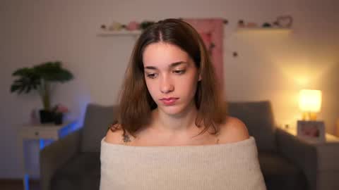 Sisi online show from October 2, 1:18 pm