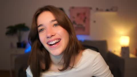 Sisi online show from October 9, 1:20 pm