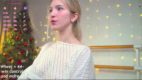 Kate  online show from December 13, 7:53 pm