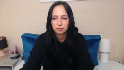 Snapshot of kissluisa chatting on October 1, 6:19 am LuisaLove online show from October 1, 6:19 am