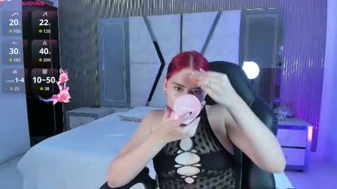Snapshot of kitanna_1 chatting on July 1, 10:09 pm kitanna_1 online show from July 1, 10:09 pm