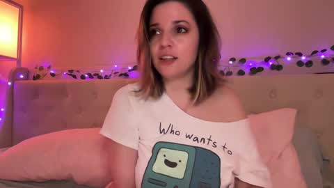 KitatoChips online show from November 10, 4:44 am