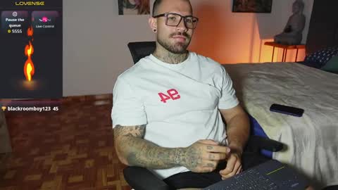 kite__ online show from March 31, 2:50 pm