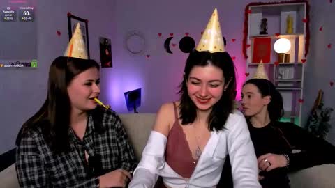 kitniss online show from February 21, 9:27 pm