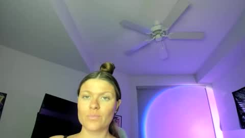 Serina Chan online show from January 12, 8:14 am