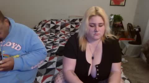 Kitten and rebellious online show from January 23, 7:22 am