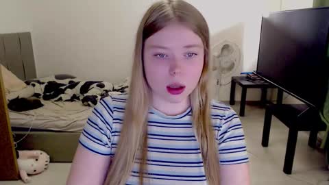 Jennyblonde and Emmabrunette online show from October 13, 1:55 pm