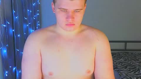 Snapshot of kittenmur chatting on December 21, 8:27 pm Vlad online show from December 21, 8:27 pm