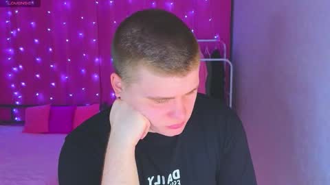 Snapshot of kittenmur chatting on January 14, 8:47 pm Vlad online show from January 14, 8:47 pm