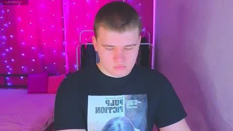 Snapshot of kittenmur chatting on January 16, 7:34 am Vlad online show from January 16, 7:34 am