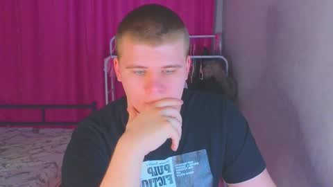 Snapshot of kittenmur chatting on February 12, 5:19 pm Vlad online show from February 12, 5:19 pm