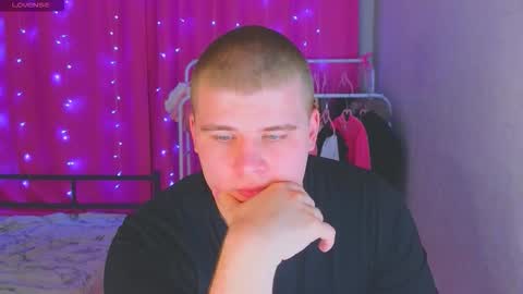 Snapshot of kittenmur chatting on February 21, 9:05 pm Vlad online show from February 21, 9:05 pm