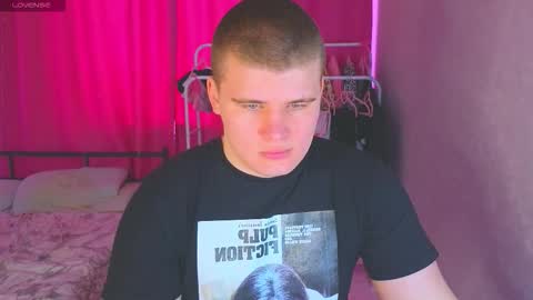 Snapshot of kittenmur chatting on March 9, 4:27 am Vlad online show from March 9, 4:27 am