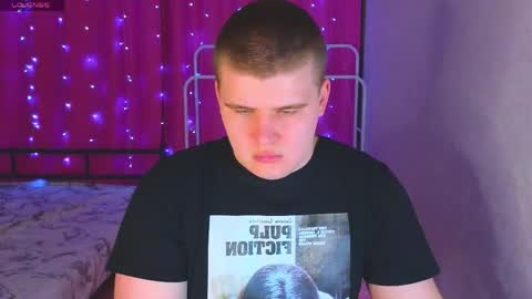 Snapshot of kittenmur chatting on April 6, 5:14 pm Vlad online show from April 6, 5:14 pm