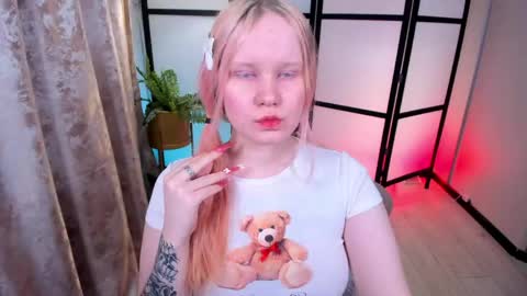 Snapshot of kittenxoann chatting on April 18, 7:29 pm kittenxoann online show from April 18, 7:29 pm