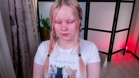 Snapshot of kittenxoann chatting on April 30, 5:52 pm kittenxoann online show from April 30, 5:52 pm