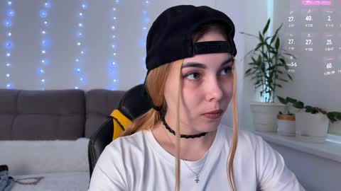 Veronica online show from May 8, 3:34 am