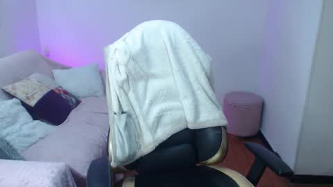 kittie_nala online show from January 10, 2:35 am