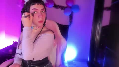 kitty__chs online show from February 4, 12:11 pm