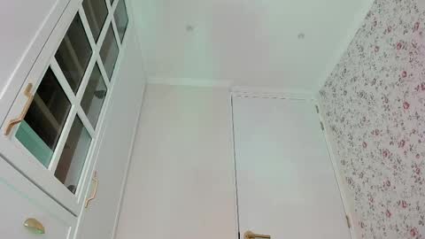 sophie online show from April 18, 6:56 pm