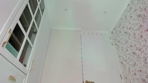 sophie online show from June 29, 6:08 pm