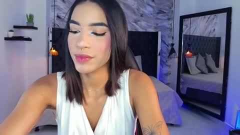 Snapshot of kitty_collins_ chatting on June 3, 11:46 am Kitty online show from June 3, 11:46 am