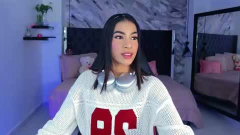 Snapshot of kitty_collins_ chatting on June 11, 11:30 am Kitty online show from June 11, 11:30 am