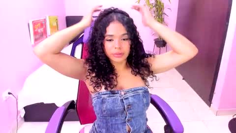 Snapshot of kitty_doll_squirt chatting on October 5, 12:03 pm kitty_doll_squirt online show from October 5, 12:03 pm