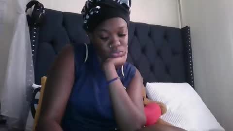 kitty_kerry online show from April 25, 11:57 am