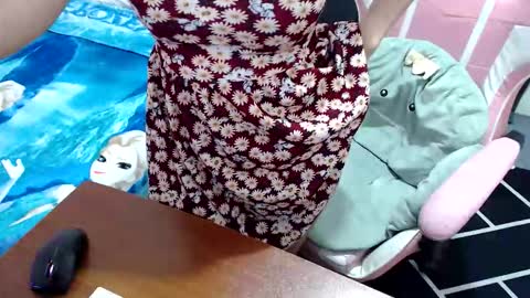 Snapshot of kitty_kity chatting on November 21, 9:13 pm Kate online show from November 21, 9:13 pm