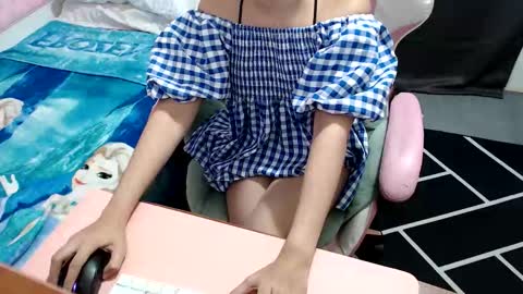 Snapshot of kitty_kity chatting on December 2, 12:27 am Kate online show from December 2, 12:27 am