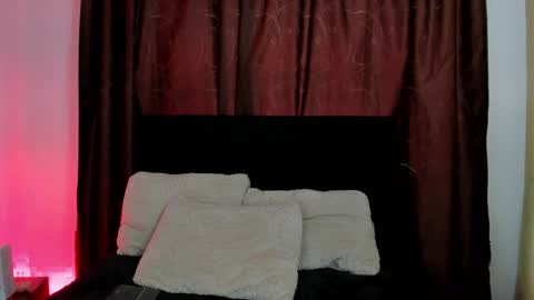 KITTY online show from April 6, 4:41 pm