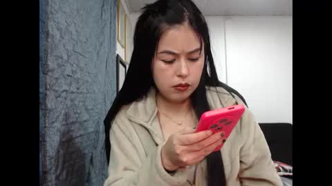 kitty_small69 online show from January 17, 3:11 am