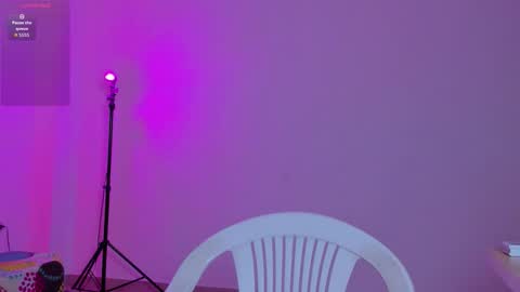 Snapshot of kitty_violet11 chatting on February 3, 9:09 pm kitty_violet11 online show from February 3, 9:09 pm