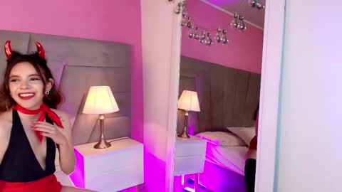 Snapshot of kittybloom_ chatting on October 8, 1:31 pm Kitty online show from October 8, 1:31 pm