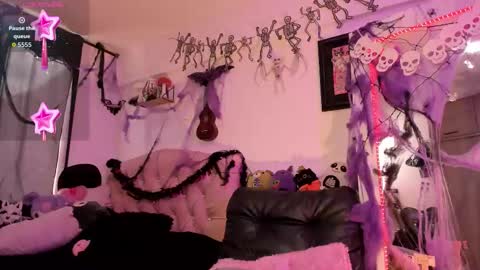 Snapshot of kittygoth_ chatting on October 24, 5:09 pm Kitty Goth  online show from October 24, 5:09 pm